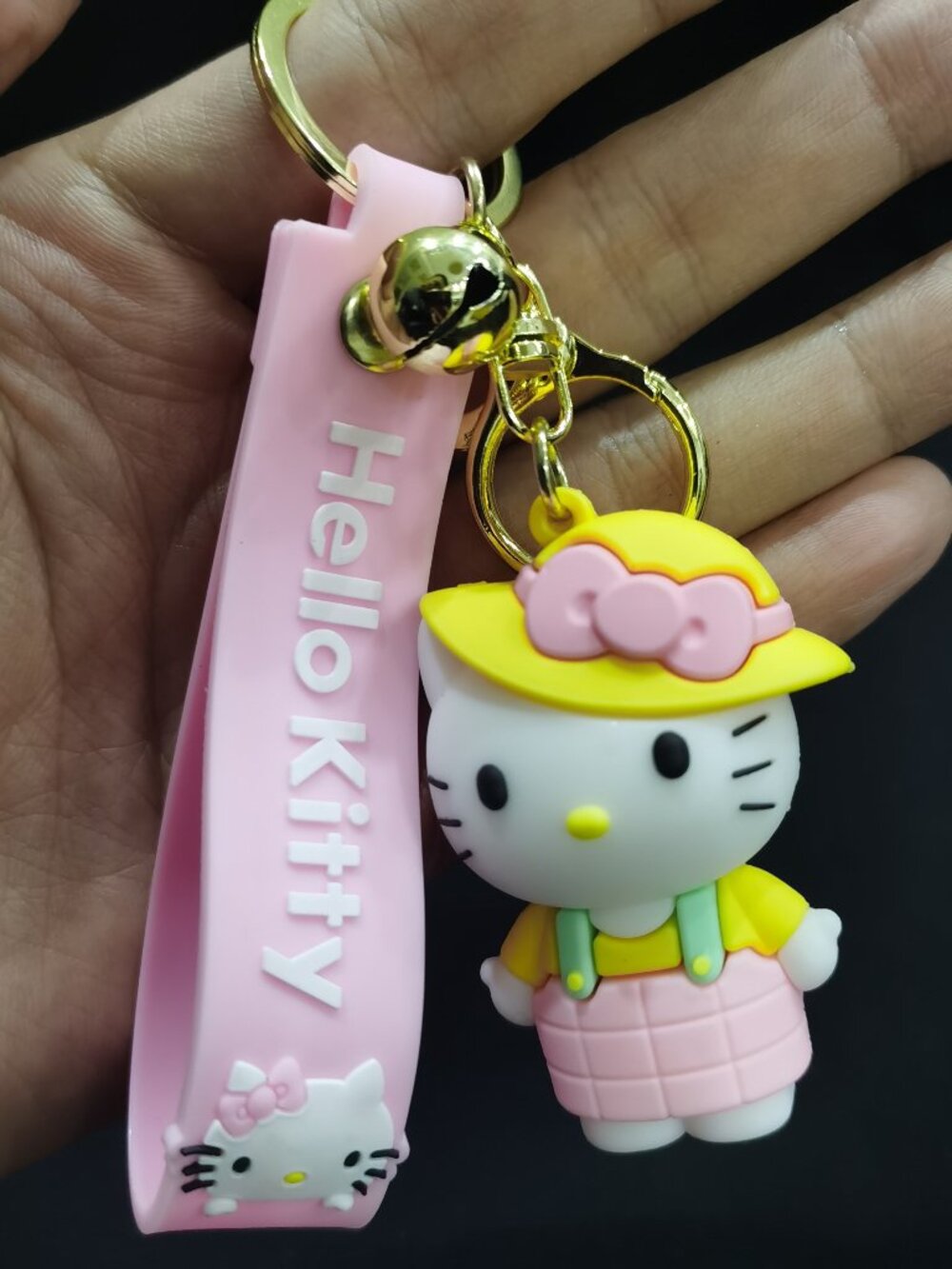 Hello Kitty Baker keychain